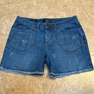 a.n.a. Boyfriend denim shorts size 6 petite